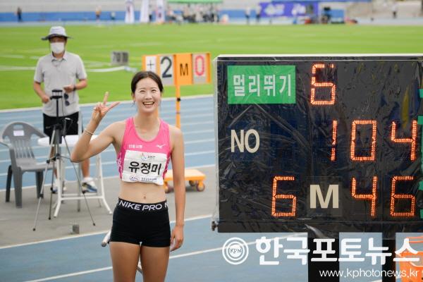[크기변환]0712-1 안동시청 육상경기단 전국대회에서 연이어 금빛질주-여자 멀리뛰기 최고기록 한국여자 역대 3위기록 개인 최고기록경신 이번대회 3관왕.jpg